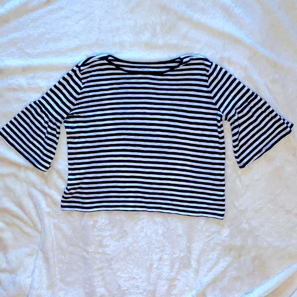 Like New! GAP Navy and White Stripe Boxy Top With Bell Sleeves - Size Medium - Picture 2 of 8